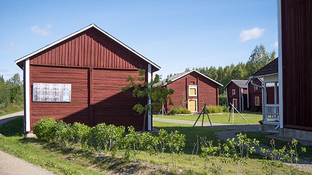 Joupin tuvan perinteinen pohjalainen pihapiiri.