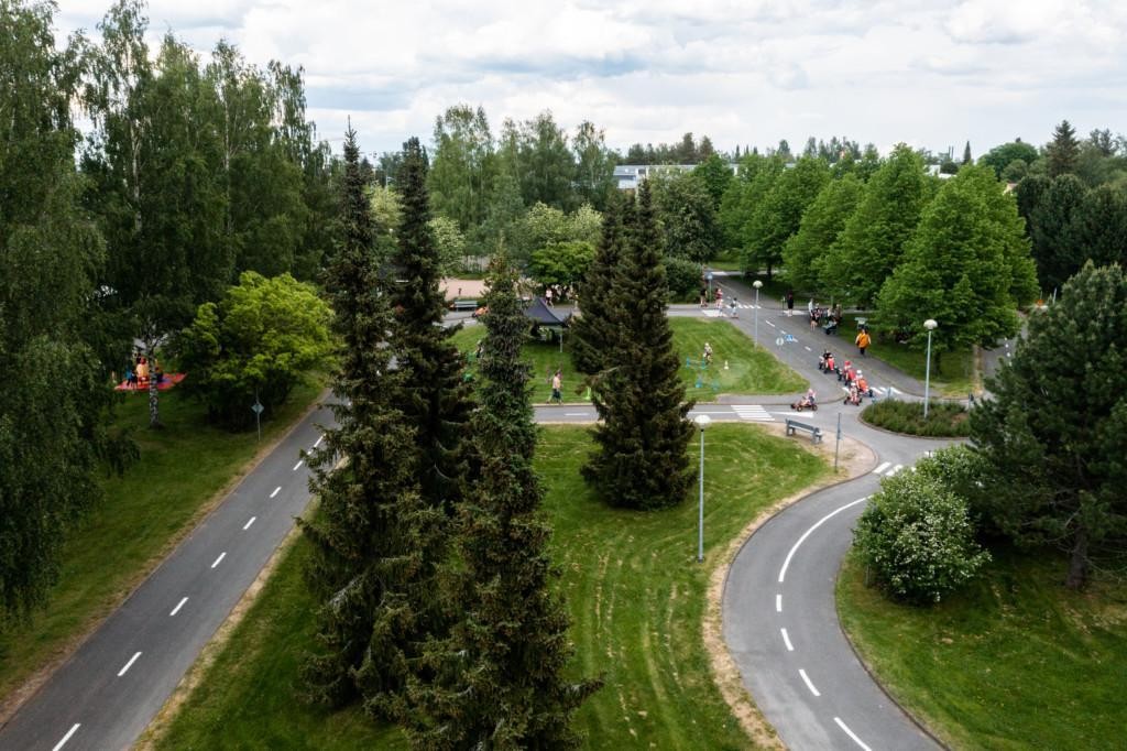 Liikennepuisto tarjoaa lapsille turvallisen ja hauskan mahdollisuuden tutustua liikennesääntöihin.