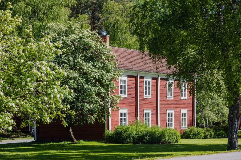 Törnävän museoalueen vanha punainen pohjalaistalo