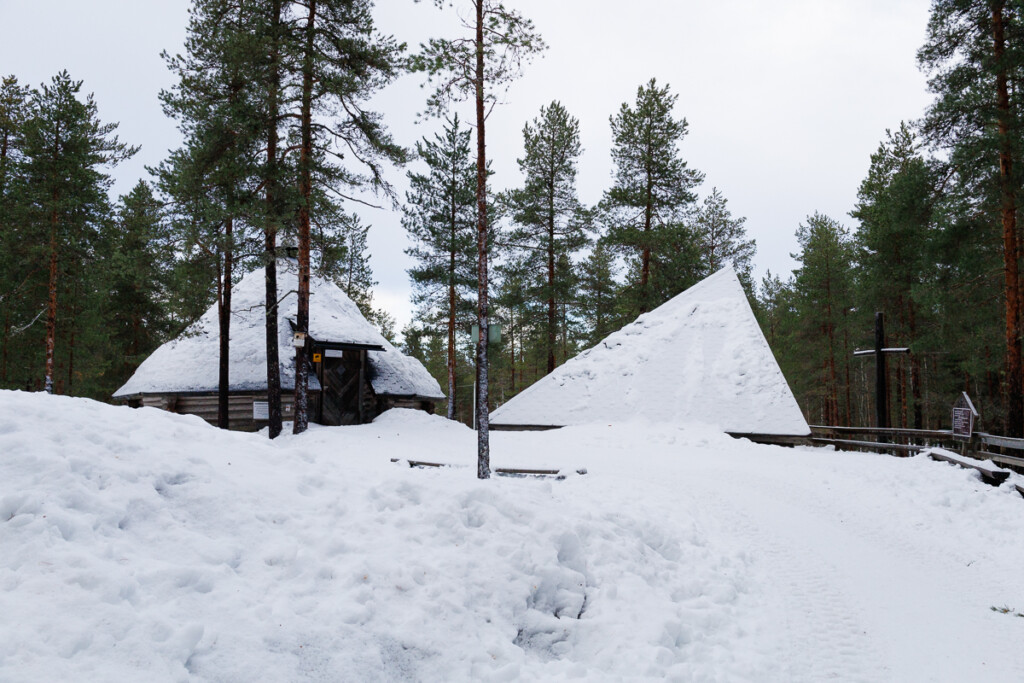 Aarnikotkan kota kuvattuna talvella