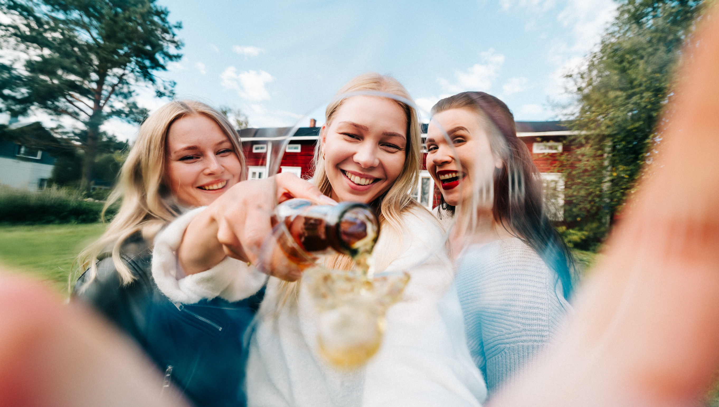 Hyppää kyytiin – Kesäbussi ruoan ja juoman äärelle